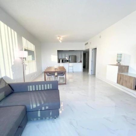 Zen Vacation Rentals Modern Penthouse Across Ocean Miami Beach Exterior photo