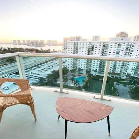 Zen Vacation Rentals Modern Penthouse Across Ocean Miami Beach Exterior photo