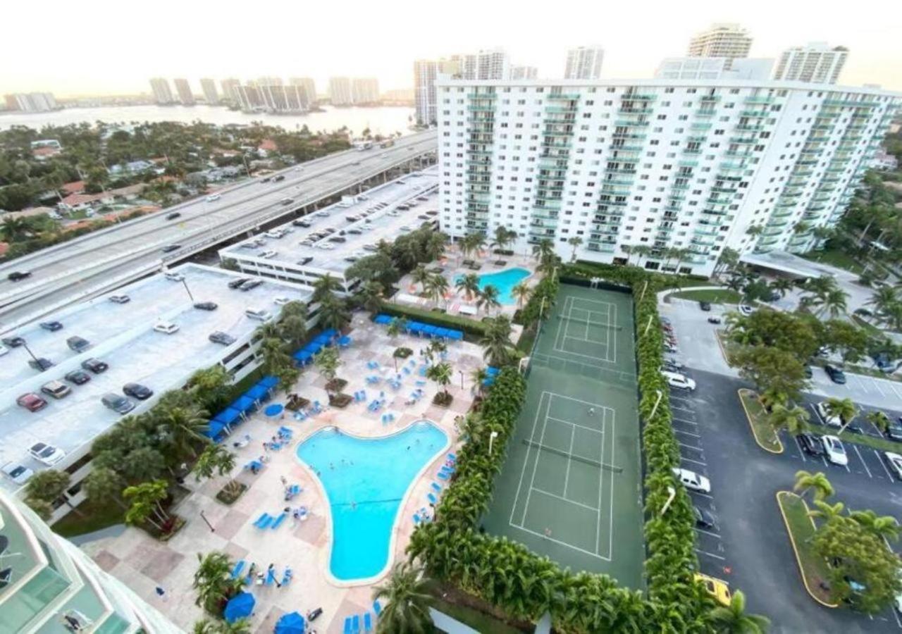 Zen Vacation Rentals Modern Penthouse Across Ocean Miami Beach Exterior photo