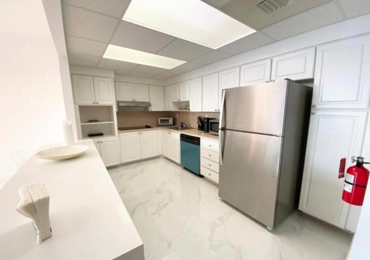 Zen Vacation Rentals Modern Penthouse Across Ocean Miami Beach Exterior photo