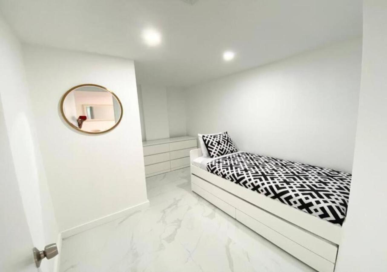 Zen Vacation Rentals Modern Penthouse Across Ocean Miami Beach Exterior photo